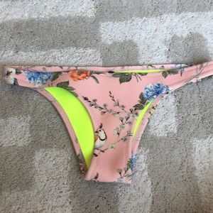 Traingl Cheeky Pink Bottoms